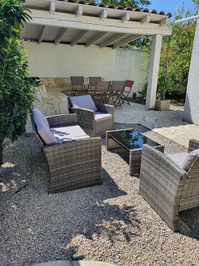 Charmant Logement Avec Piscine Saint-Feliu-d'Avall المظهر الخارجي الصورة